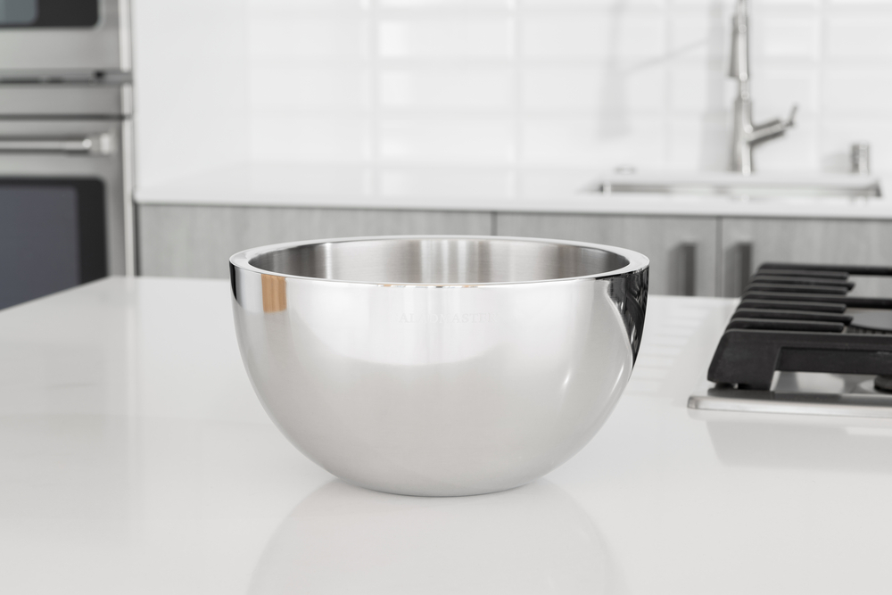 3.5 Qt. (3.3L) Double Walled Salad Bowl