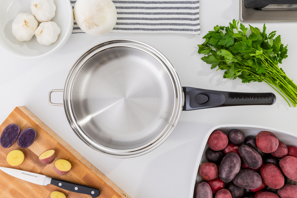 9"/23cm Skillet with Cover