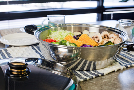 Limited Edition 9 Qt. (8.5L) Brasier Pan